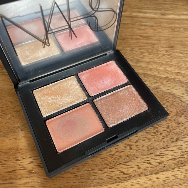 NARS(ナーズ)のナーズ　NARS クワッドアイシャドー　4色パレット　♯01801 コスメ/美容のベースメイク/化粧品(アイシャドウ)の商品写真