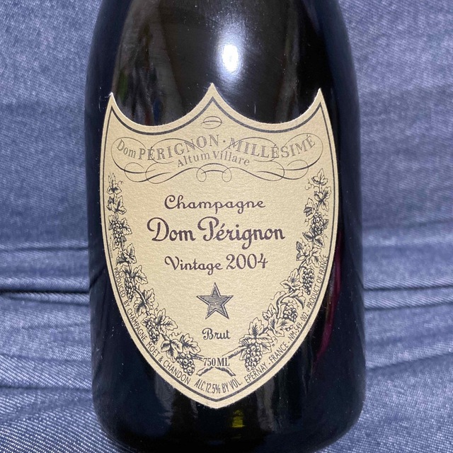 Dom Pérignon(ドンペリニヨン)のぽんちゃん様専用です！ドンペリニヨン　ヴィンテージ2004 食品/飲料/酒の酒(シャンパン/スパークリングワイン)の商品写真