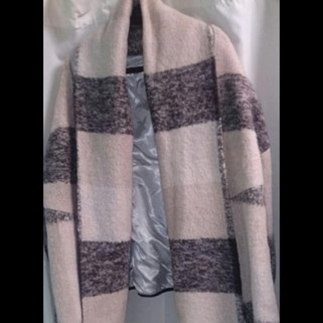 SNIDEL(スナイデル)のスナイデルベルト付きショートコート レディースのジャケット/アウター(毛皮/ファーコート)の商品写真