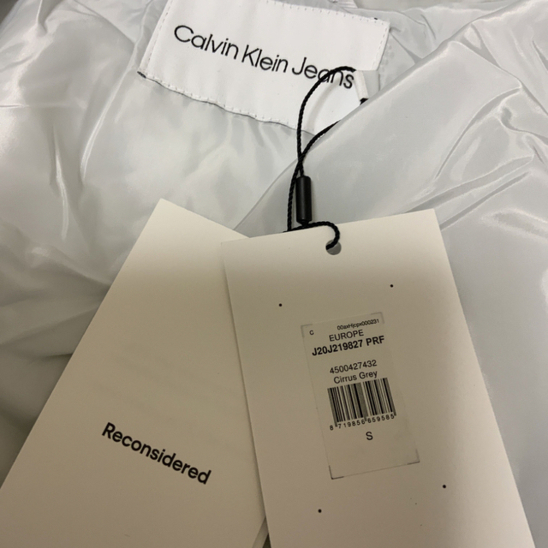 Calvin Klein(カルバンクライン)の洗練されたデザイン　Calvin Klein  ウインタージャケット　S レディースのジャケット/アウター(ダウンジャケット)の商品写真