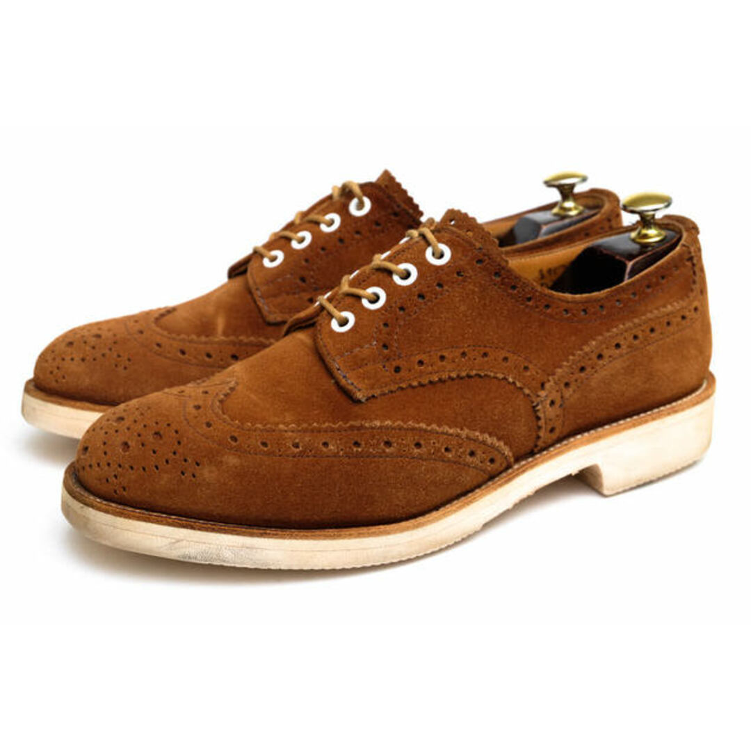 Trickers(トリッカーズ)のトリッカーズ／Tricker's  シューズ 靴 メンズ 男性 男性用 スエード スウェード レザー 革 本革 ブラウン 茶 M7292 Bourton Snuff Repello Suede Gumlight Sole バートン ウイングチップ メンズの靴/シューズ(その他)の商品写真