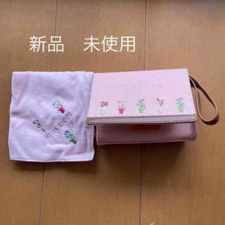 ニナリッチ(NINA RICCI)の【新品　未使用】ニナリッチ　ピンク　花刺繍　ポーチ(ポーチ)