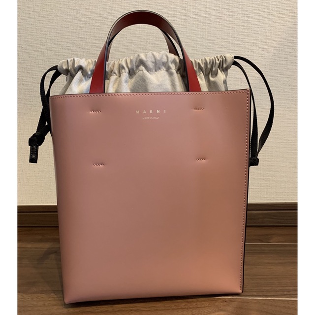 最安値 Marni - MARNI museo トートバッグ ピンクxネイビー トート