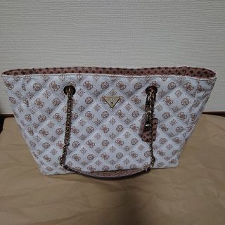 ゲス(GUESS)の明日まで！美品！GUESS トートバッグ セシリーホワイトマルチ(トートバッグ)