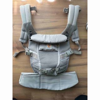 エルゴベビー(Ergobaby)の美品　エルゴ　アダプトクールエア　グレー(抱っこひも/おんぶひも)