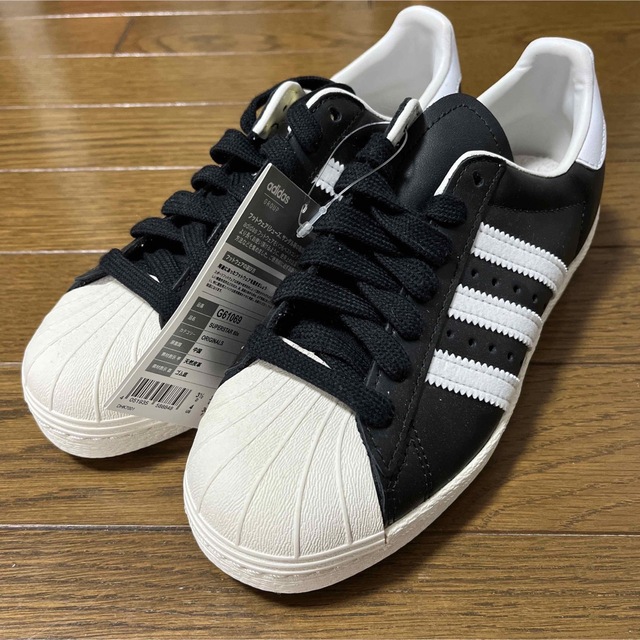 adidas(アディダス)の22cm アディダス スーパースター 黒 白 SUPERSTAR  金ベロ レディースの靴/シューズ(スニーカー)の商品写真