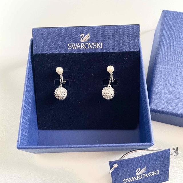 SWAROVSKI(スワロフスキー)のスワロフスキー　イヤリング レディースのアクセサリー(イヤリング)の商品写真