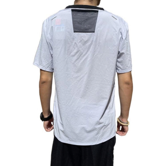 NIKE(ナイキ)のナイキトレイル　ランニング　シャツ　グレー　Lサイズ メンズのトップス(Tシャツ/カットソー(半袖/袖なし))の商品写真