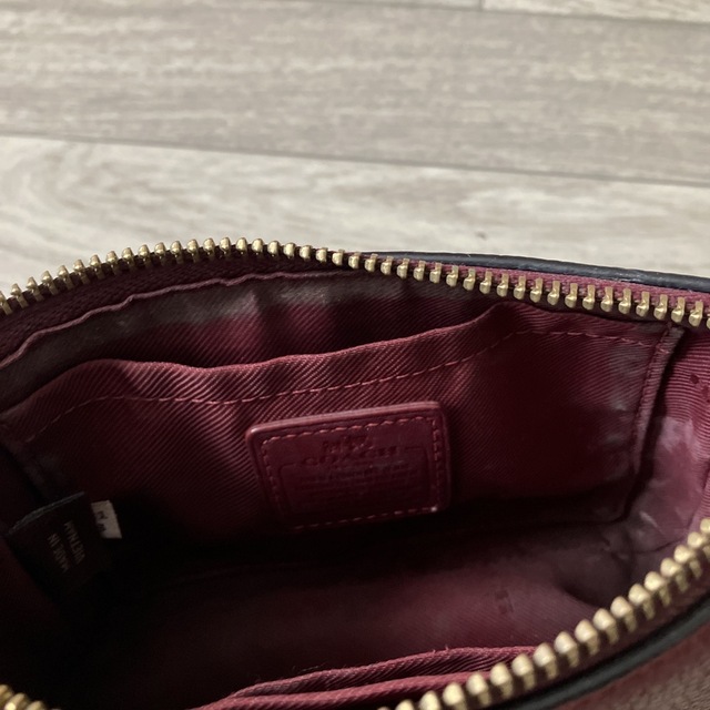 COACH(コーチ)のcoach ポーチ レディースのファッション小物(ポーチ)の商品写真