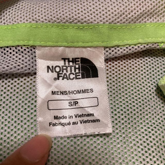 THE NORTH FACE(ザノースフェイス)の【USA規格】ノースフェイス ナイロン ベスト 薄手 ロゴ プリント S メンズのトップス(ベスト)の商品写真