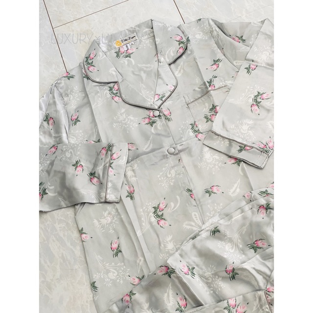 M絹100%シルクパジャマ花柄上下セット長袖新品レディース女性用トップスズボン レディースのルームウェア/パジャマ(ルームウェア)の商品写真