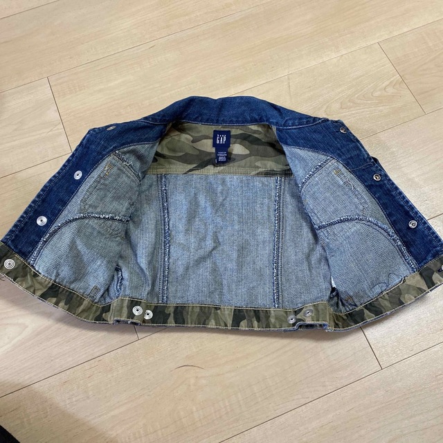 babyGAP(ベビーギャップ)のGAP ベビーアウター キッズ/ベビー/マタニティのキッズ服男の子用(90cm~)(ジャケット/上着)の商品写真