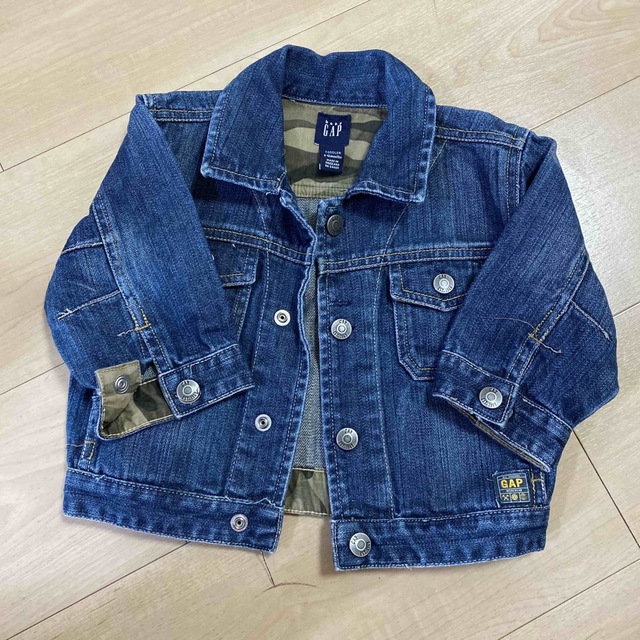 babyGAP(ベビーギャップ)のGAP ベビーアウター キッズ/ベビー/マタニティのキッズ服男の子用(90cm~)(ジャケット/上着)の商品写真