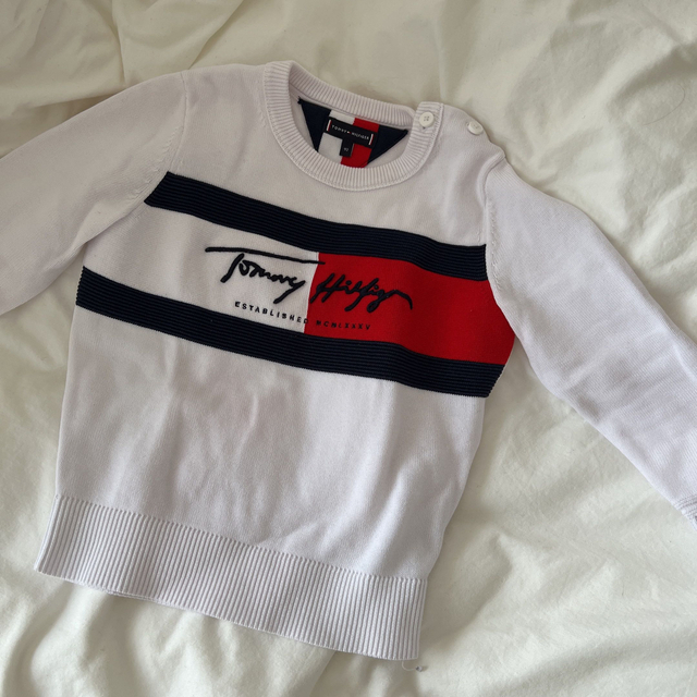 TOMMY HILFIGER(トミーヒルフィガー)のTOMMY HILFIGER ニット キッズ/ベビー/マタニティのキッズ服男の子用(90cm~)(ニット)の商品写真