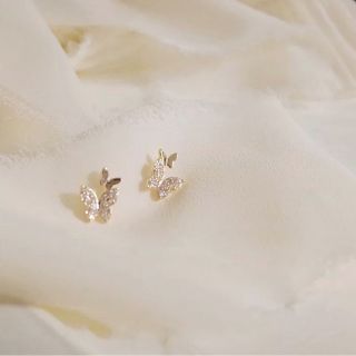 アーカー(AHKAH)のmicro pave papillon pierce silver925(ピアス)