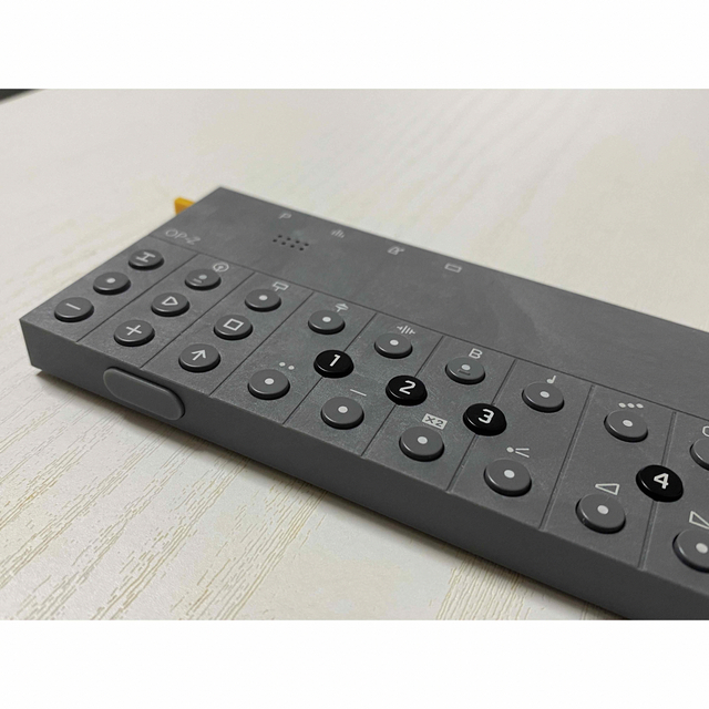 op-z teenage engineering 楽器のDTM/DAW(音源モジュール)の商品写真