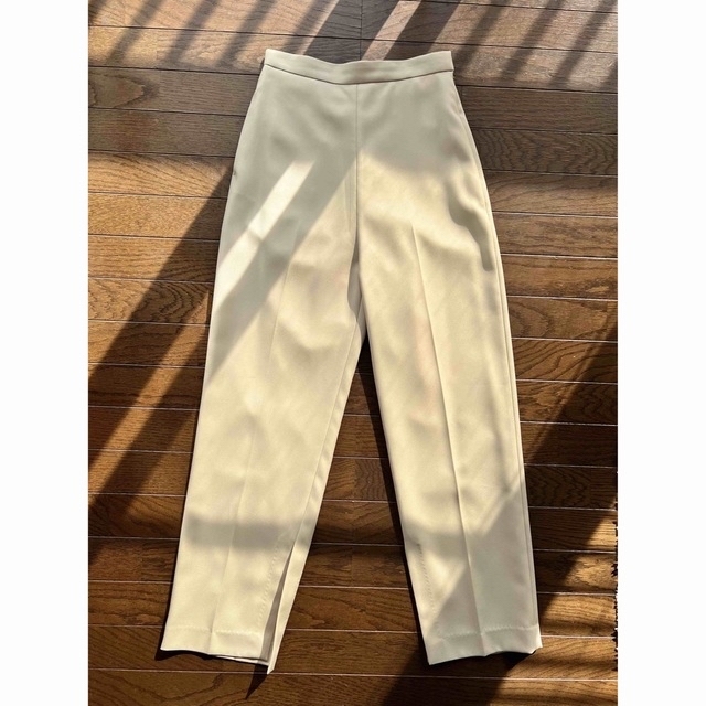 IIROT イエローベージュ パンツ 38サイズ IIROT イエローベージュ パンツ 38サイズ