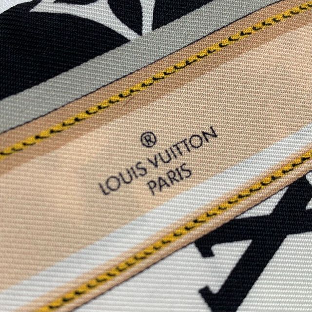 LOUIS VUITTON(ルイヴィトン)の6101 ヴィトン シルク バンドー・モノグラム コンフィデンシャル バンダナ レディースのファッション小物(バンダナ/スカーフ)の商品写真