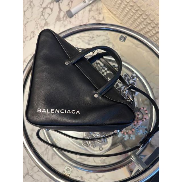 登場! Balenciaga BALENCIAGA トライアングルダッフル ショルダーバッグ レザーブラック ショルダーバッグ 