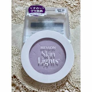 レブロン(REVLON)のレブロン スキンライト プレストパウダー 104  美品(フェイスパウダー)