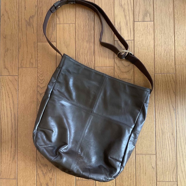 artigiano ショルダーバッグ　こげ茶色　馬革　A4対応　男女兼用　日本製 メンズのバッグ(ショルダーバッグ)の商品写真