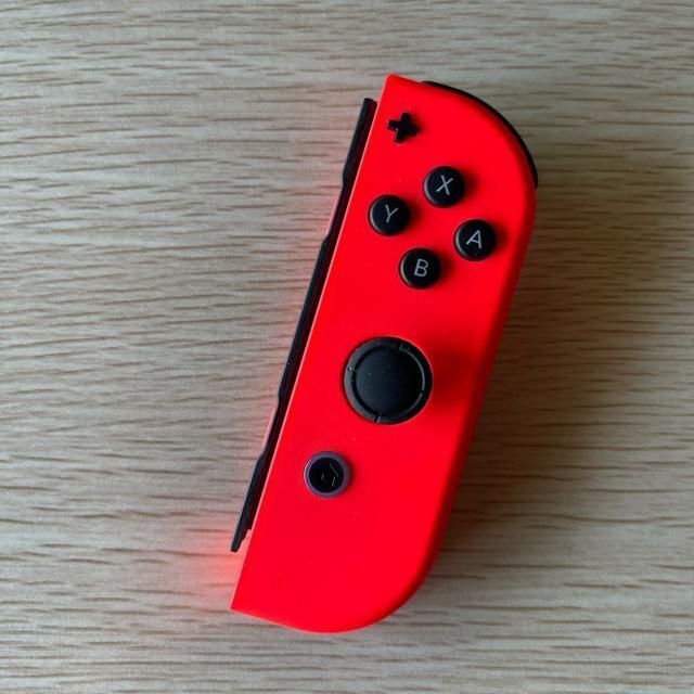 Nintendo Switch(ニンテンドースイッチ)のNintendo switch ジョイコン (R) ネオンレッド エンタメ/ホビーのゲームソフト/ゲーム機本体(その他)の商品写真