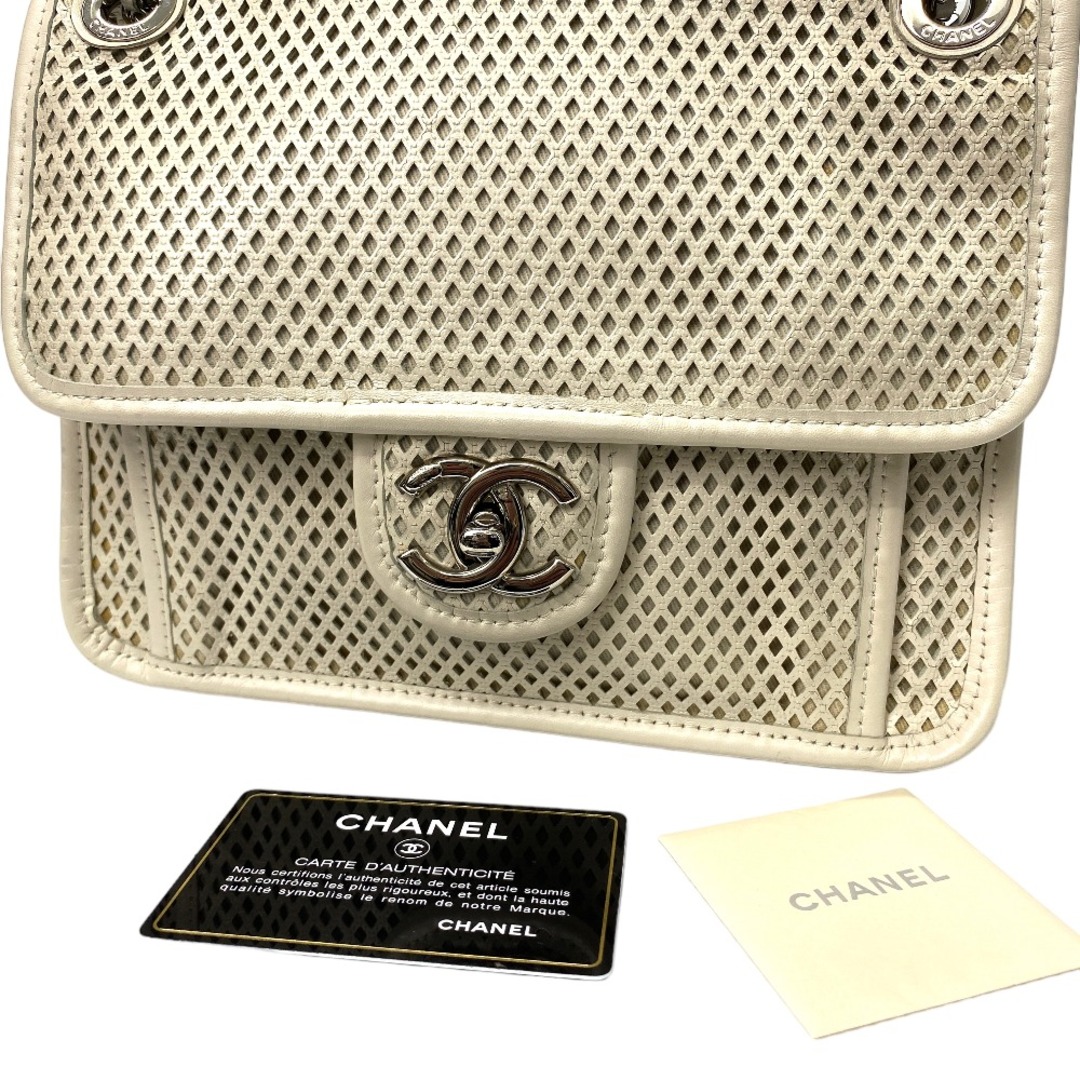 CHANEL シャネル ショルダーバッグ ホワイト シングルフラップ チェーンショルダー 17番台/SV金具 パンチングレザー ai-tdc-000437-4d