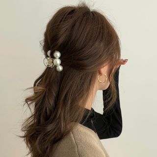 【新品未使用】韓国　パール　ヘアクリップ　バレッタ ⑦ ♡♡ 5cm ♡♡(バレッタ/ヘアクリップ)