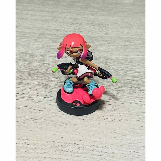 スプラトゥーン　amiibo ガール　ネオンピンク エンタメ/ホビーのフィギュア(ゲームキャラクター)の商品写真