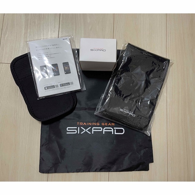 SIXPAD(シックスパッド)のシックスパッド　腹筋ベルト　ボドムベルト　セット コスメ/美容のダイエット(エクササイズ用品)の商品写真