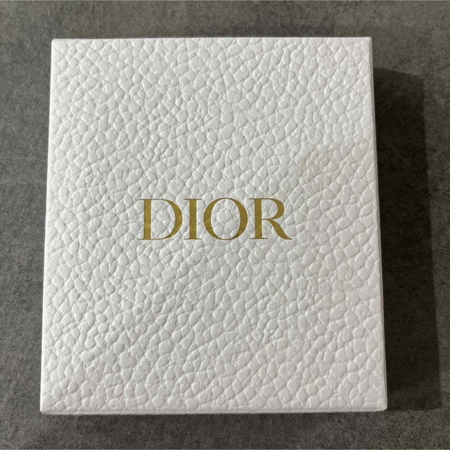 Christian Dior(クリスチャンディオール)のディオール　ノベルティ　バッチ レディースのアクセサリー(その他)の商品写真