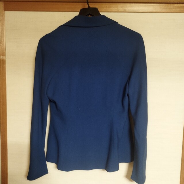 シビラ　くすみブルー　ウール　ジャケット　女性らしいデザイン　クルミボタン