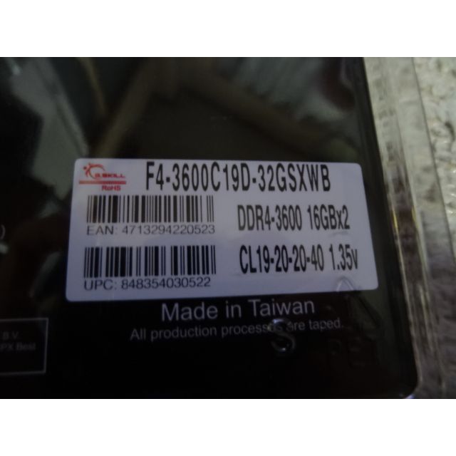 F4-3600C19D-32GSXWB [DDR4 2枚]PC/タブレット