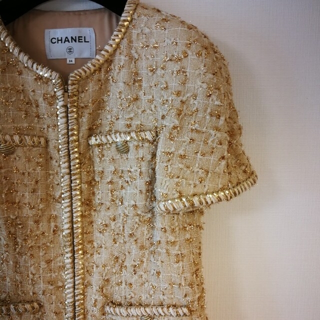 CHANEL(シャネル)のシャネル　ジャケット　34 　100万 レディースのジャケット/アウター(ノーカラージャケット)の商品写真