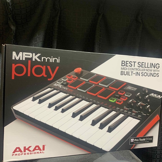 AKAI PROFESSIONAL MPK mini play  楽器のDTM/DAW(MIDIコントローラー)の商品写真