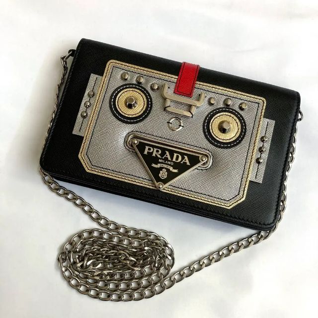 新しい PRADA ロボット ウォレット チェーンバッグ サフィアーノ プラダ 【美品】PRADA ショルダーバッグ 