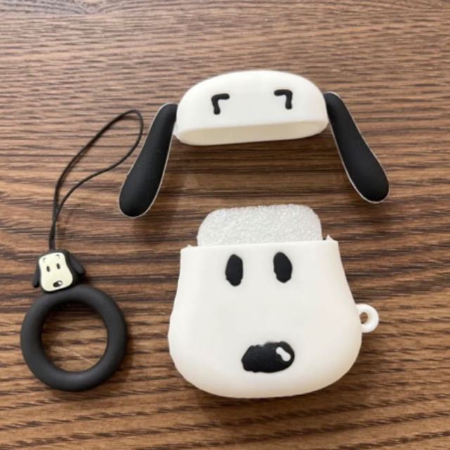 Apple(アップル)の新品 未使用 スヌーピー AirPods エアポッツケース イヤホンケース スヌ スマホ/家電/カメラのスマホアクセサリー(その他)の商品写真