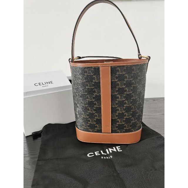 品揃え豊富で celine バケットバッグ 人気 定番 セリーヌ CELINE - ショルダーバッグ 品揃え豊富で celine バケットバッグ 人気 定番 セリーヌ CELINE - ショルダーバッグ