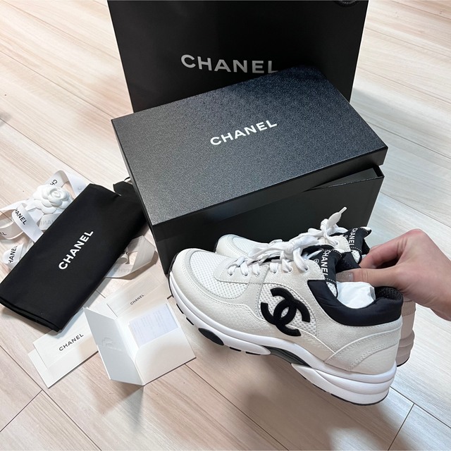 CHANEL(シャネル)のCHANEL 完売　スニーカー　38 レディースの靴/シューズ(スニーカー)の商品写真