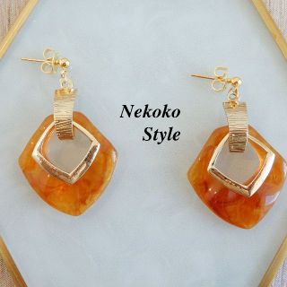【456】マーブル模様波打ちフープ（べっこう＆ゴールド）ピアス/イヤリング(ピアス)