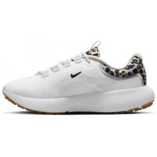 NIKE - 完売 NIKE TC7900 24cm ホワイトの通販|ラクマ