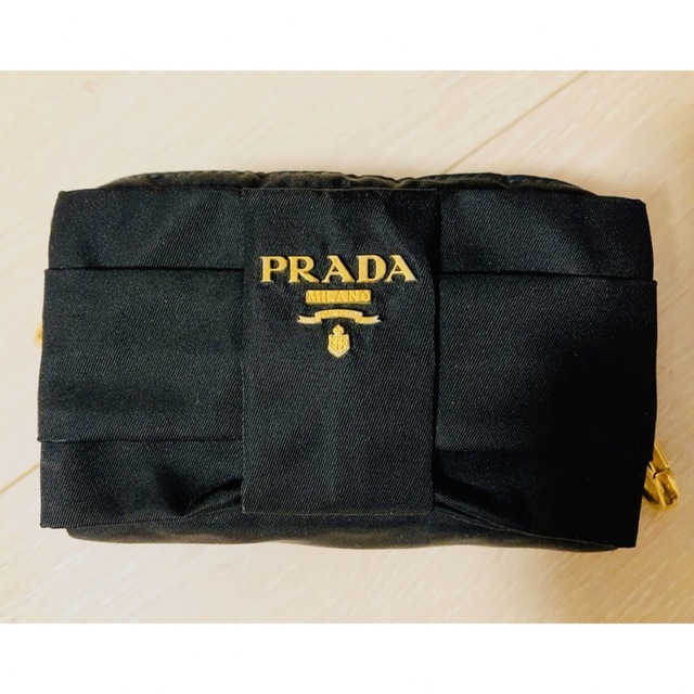 PRADA(プラダ)の美品 PRADA☆リボン ポーチ黒 レディースのファッション小物(ポーチ)の商品写真