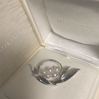 ミキモト(MIKIMOTO)の【超美品】ミキモトパールブローチシルバー(ブローチ/コサージュ)