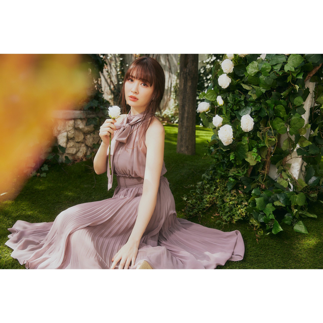 Her lip to(ハーリップトゥ)の新品 HLT Pleated Chiffon Ribbon Midi Dress レディースのワンピース(ロングワンピース/マキシワンピース)の商品写真