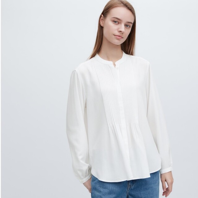 UNIQLO(ユニクロ)のレーヨンピンタックブラウス　白　xs レディースのトップス(シャツ/ブラウス(長袖/七分))の商品写真