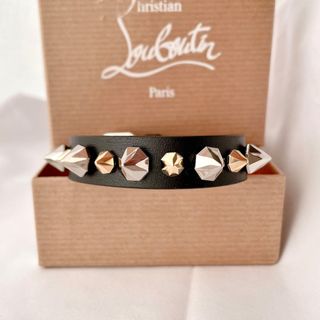 クリスチャンルブタン(Christian Louboutin)のルブタン　ルビリンクス　レザー　スタッズ　バングル　ブレスレット　男女兼用　美品(ブレスレット)