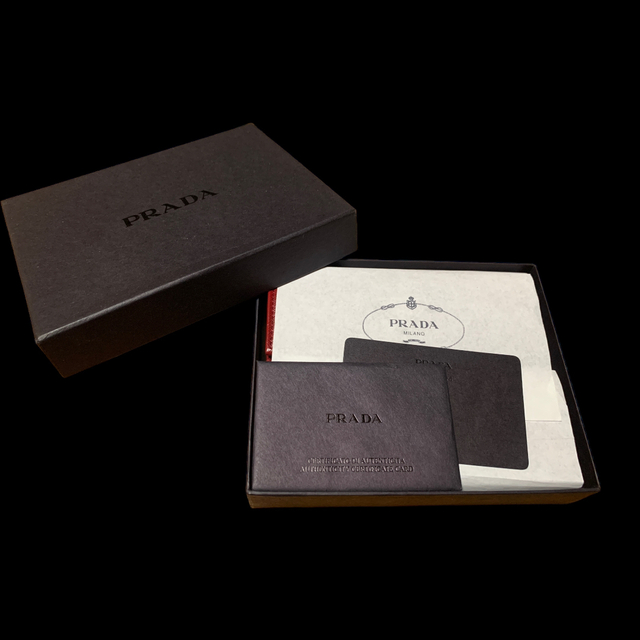 PRADA(プラダ)のPRADA 三つ折り財布 レディースのファッション小物(財布)の商品写真