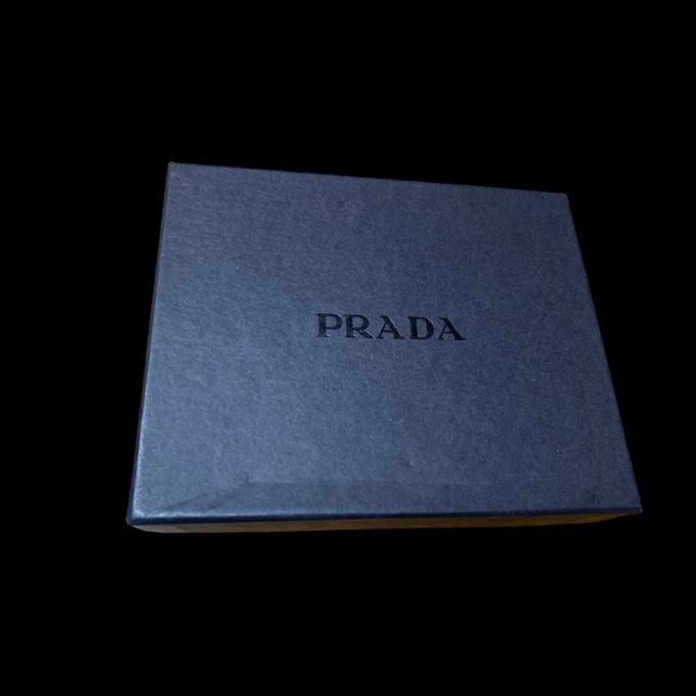 PRADA(プラダ)のPRADA 三つ折り財布 レディースのファッション小物(財布)の商品写真