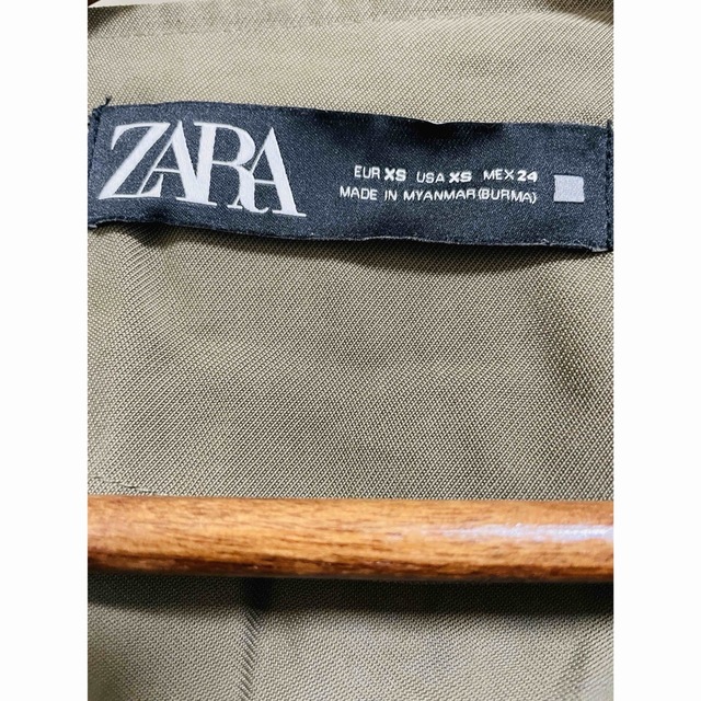 ZARA(ザラ)の【ZARA】ペプラムジャケット レディースのジャケット/アウター(ノーカラージャケット)の商品写真