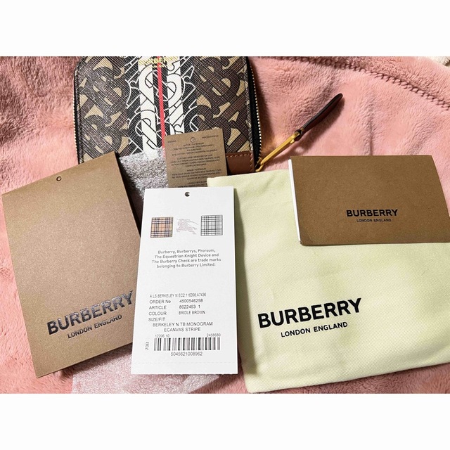 BURBERRY(バーバリー)の超美品　バーバリー　BURBERRY　財布　ミニ財布　モノグラム レディースのファッション小物(財布)の商品写真